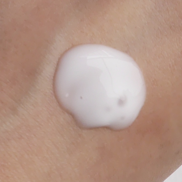 muqna 乳液 しっとりのクチコミ「某雑誌でも評価の高いムクナの乳液🧴  

東急ハンズが独自に販売しているスキンケアラインです♪.....」（2枚目）