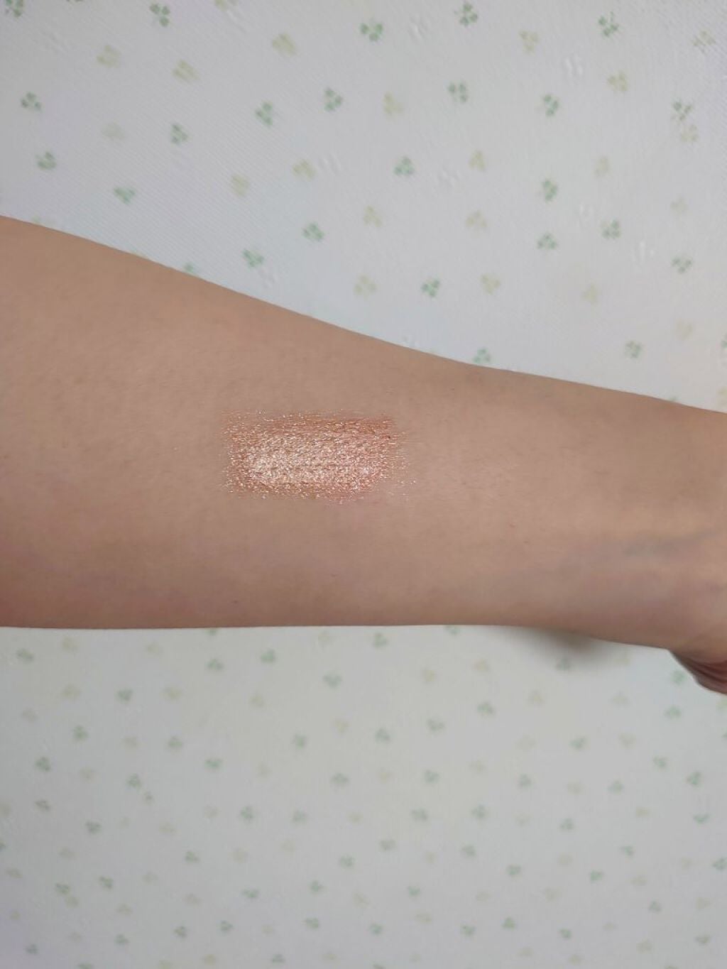 スパークリングアイグロス/スウィーツ スウィーツ/リキッドアイシャドウを使ったクチコミ(2枚目)