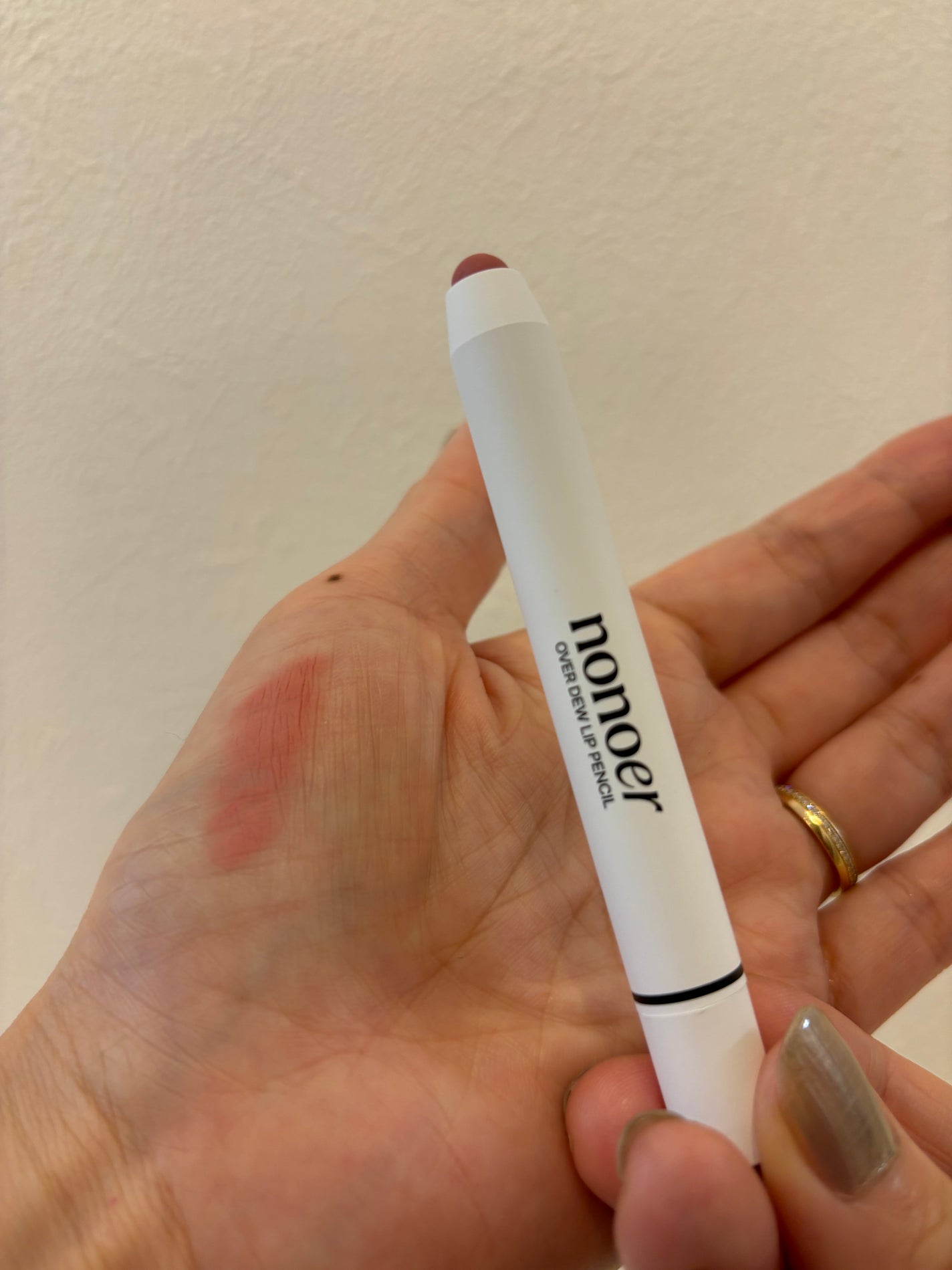 candy3ks on LIPS 「⚪️nonoerオーバーデューロングラスティングリップペンシル..」(3枚目)