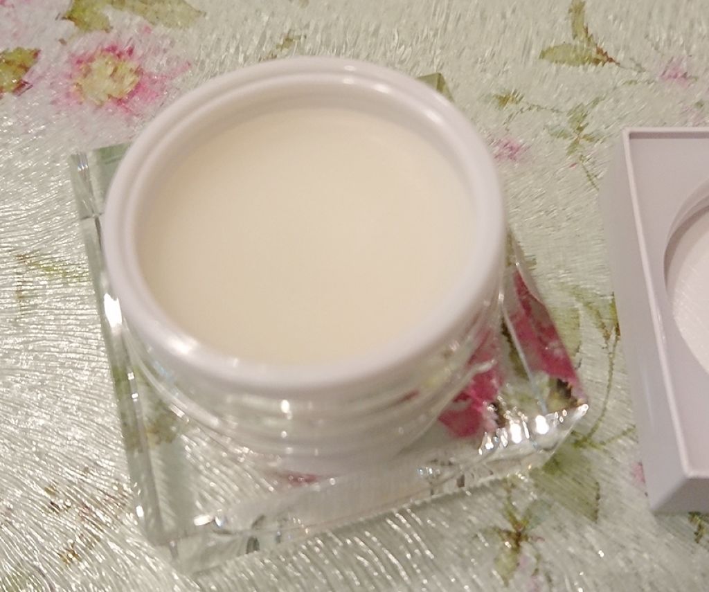 エッセンスハーブバームクリーム/MiMC/フェイスバームを使ったクチコミ（2枚目）