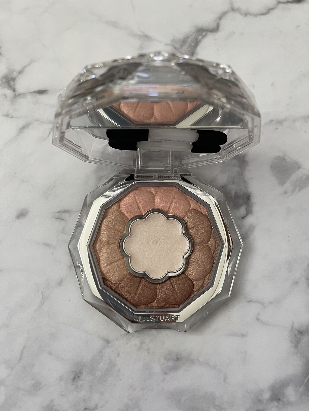 ジルスチュアート ブルームクチュール アイズ/JILL STUART/アイシャドウパレットを使ったクチコミ（1枚目）