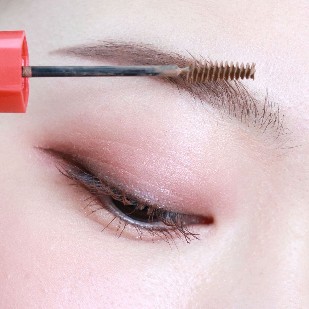 。アイブロウマスカラはメイクに合わせて2、3本を使い分けているのですが、そのうちの1本がデジャヴュ！気が付けばもう3、4本目くらいかな？結構リピートして使っているので再度ご紹介します〜！

#デジャヴュ
#アイブロウカラー
アッシュブラウン