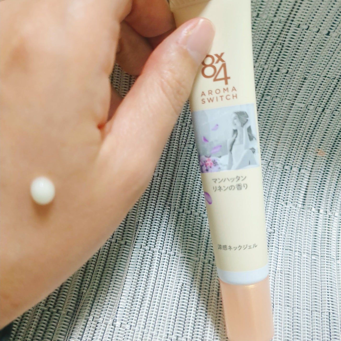 8x4 アロマスイッチ 涼感ネックジェル マンハッタンリネンの香り/8x4/デオドラント・制汗剤を使ったクチコミ(2枚目)