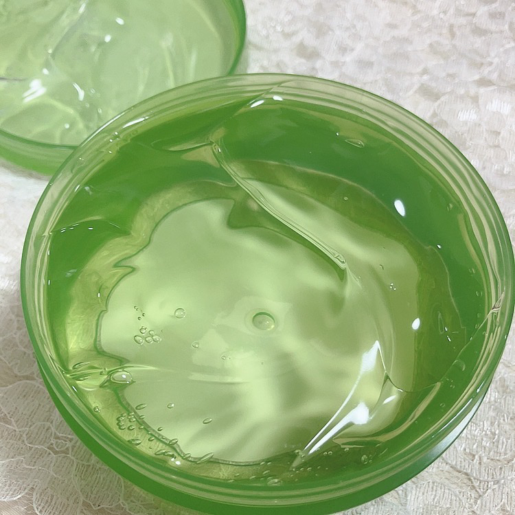 マイルド＆モイスチャーアロエジェル/ネイチャーリパブリック/ボディローションを使ったクチコミ（2枚目）