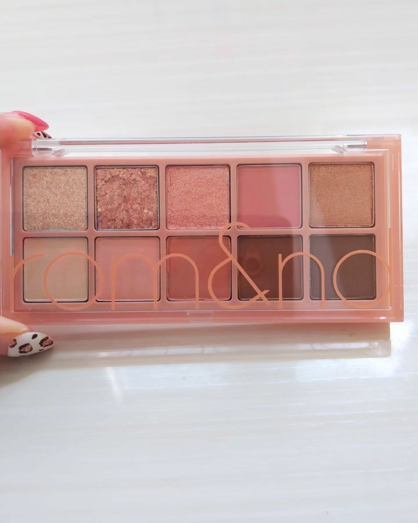 あいちゃん3人のママ on LIPS 「ロムアンドベターザンパレット🩷カラー全部かわいい🩷ステ色なし🩷..」(2枚目)