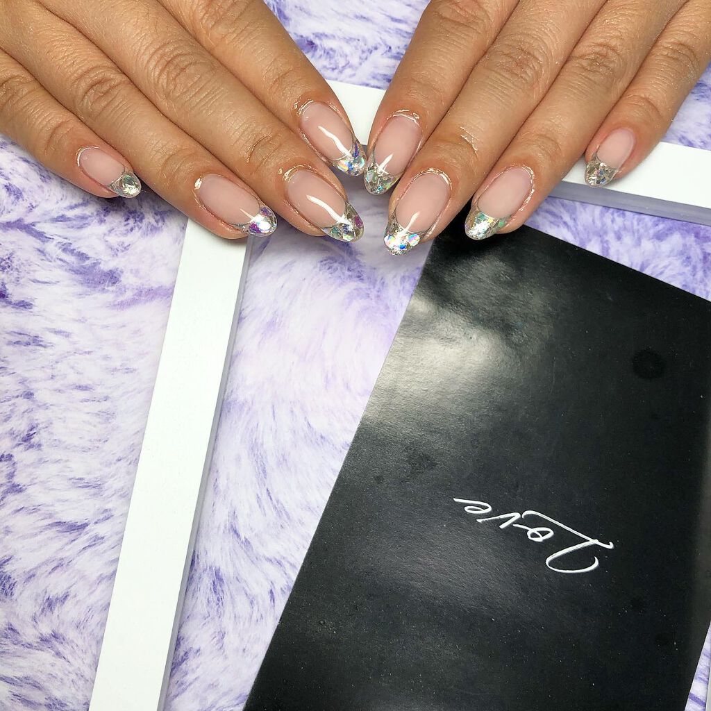 cst on LIPS 「#ガラスフレンチ#glassart#フレンチネイル#frenc..」(2枚目)