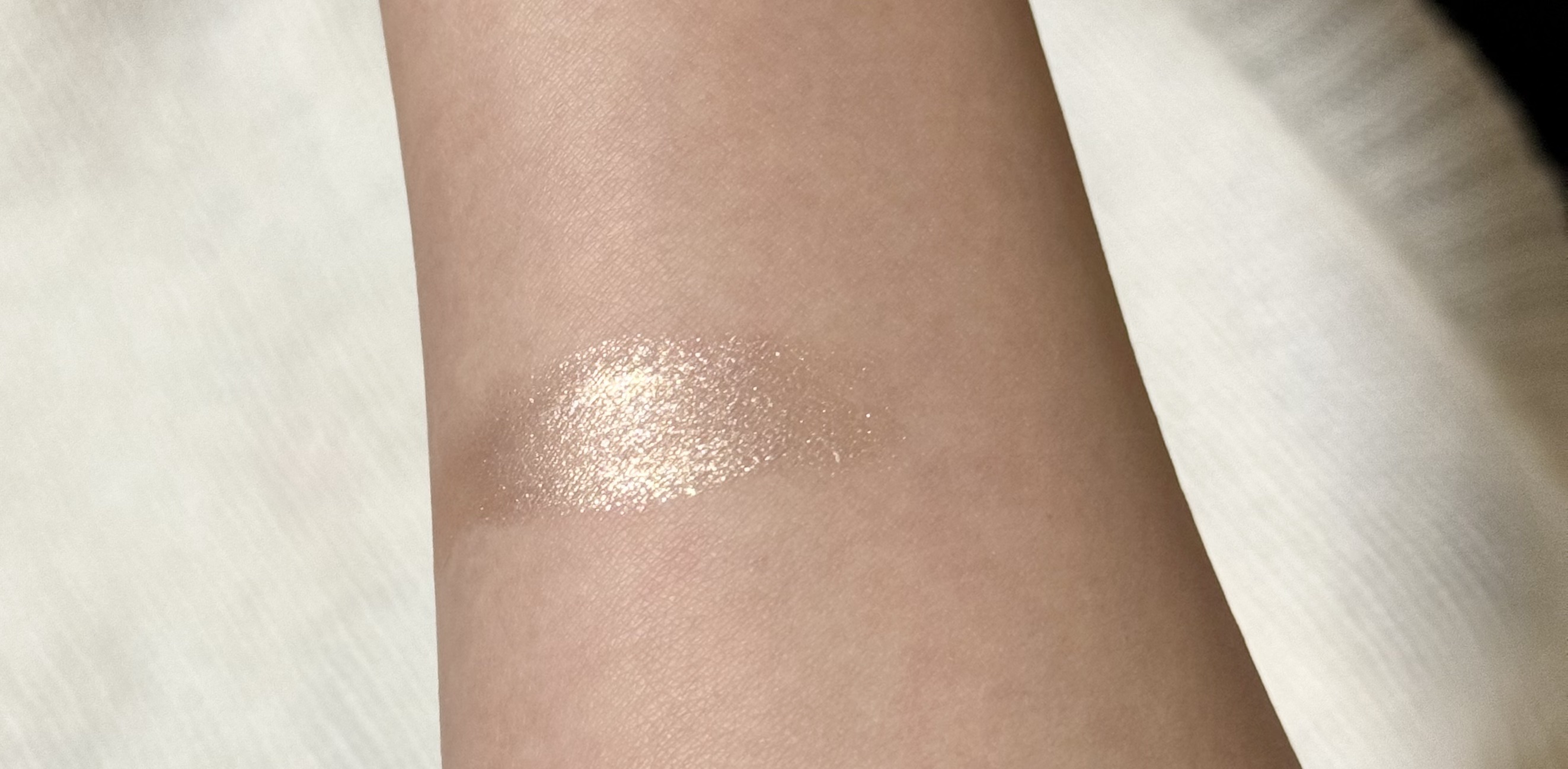 スティックラメシャドウ 01 シャンパンゴールド/ドーリーウインク/スティックアイシャドウを使ったクチコミ（2枚目）