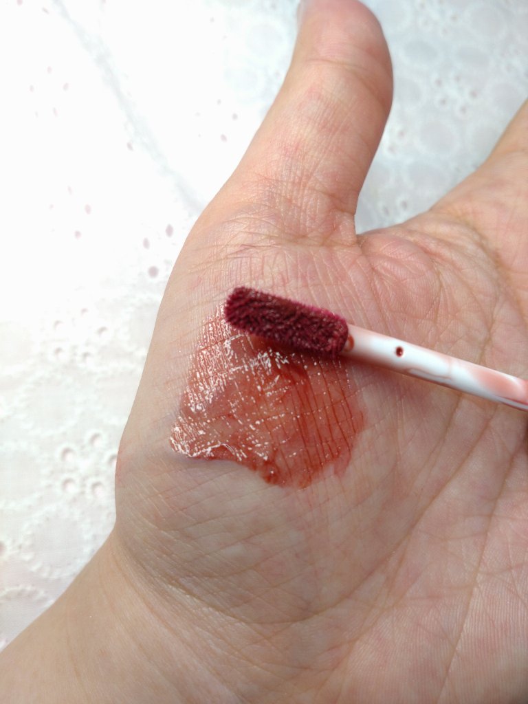 ウォータリーティントリップ/CEZANNE/リップティントを使ったクチコミ（3枚目）