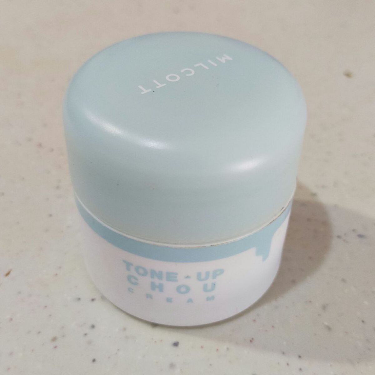 トーンアップシュークリーム/MILCOTT/化粧下地を使ったクチコミ（2枚目）