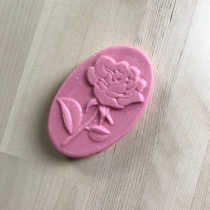 ラッシュ ロウィーナ・バード マッサージバーのクチコミ「LUSH ロウィーナ・バード ネイキッド マッサージオイル
ボディケア、ボディメイクは大事。.....」(1枚目)