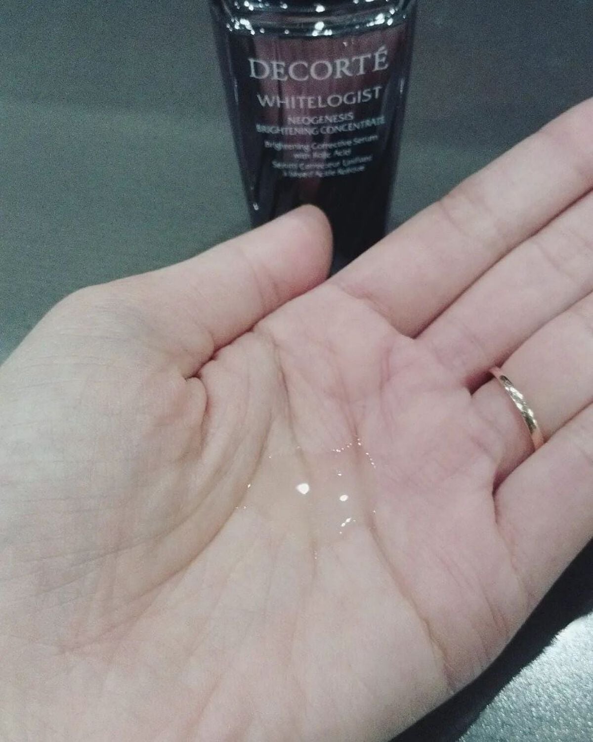 ホワイトロジスト ネオジェネシス ブライトニング コンセントレイト/DECORTÉ/美容液を使ったクチコミ(2枚目)