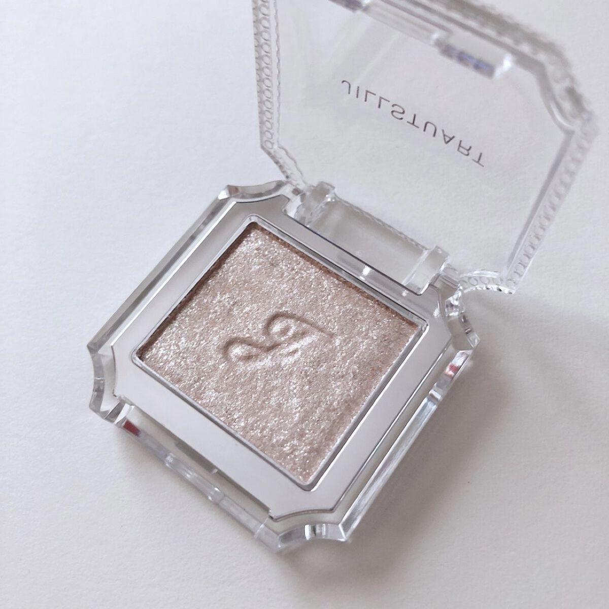 アイコニックルック アイシャドウ/JILL STUART/単色アイシャドウを使ったクチコミ（1枚目）