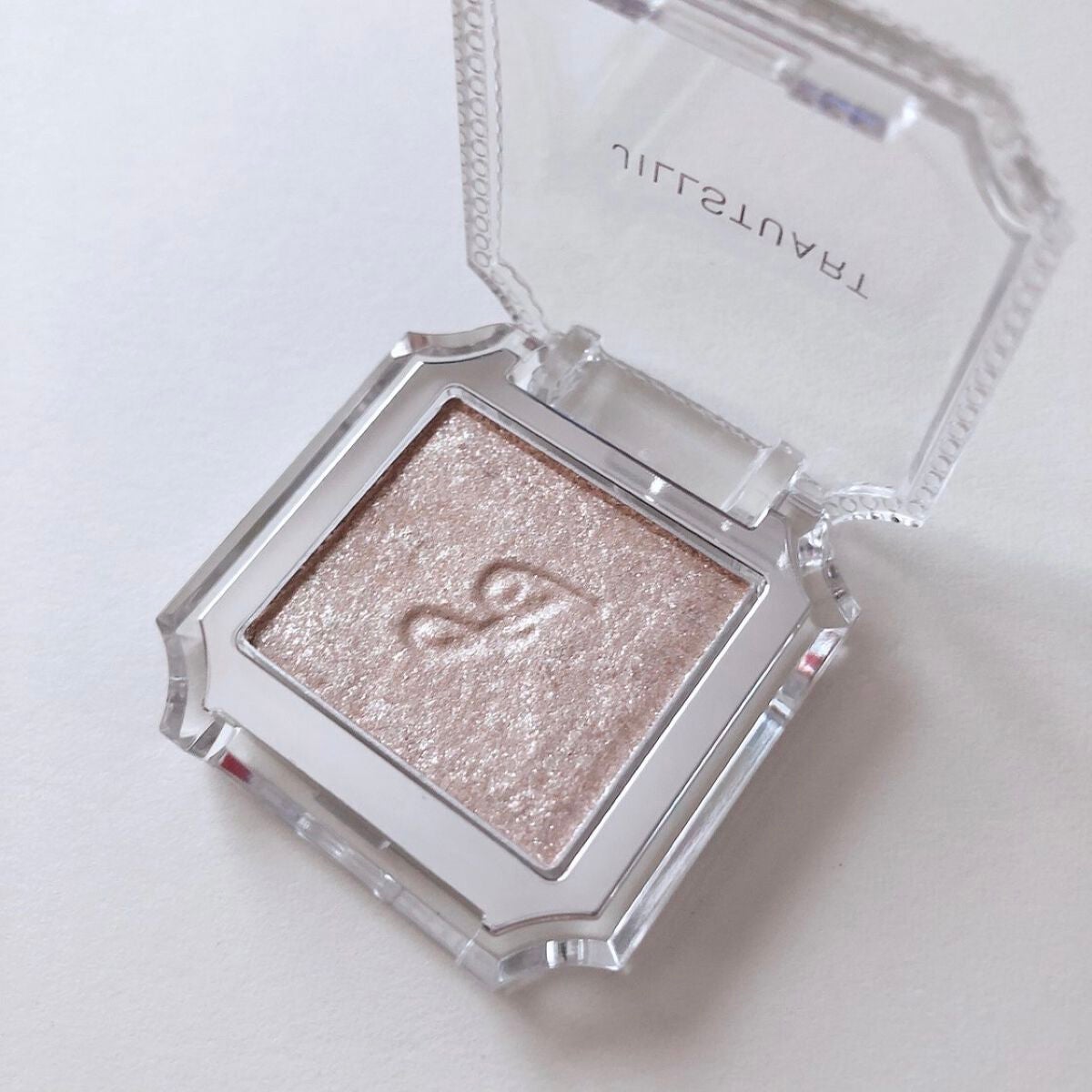 アイコニックルック アイシャドウ/JILL STUART/単色アイシャドウを使ったクチコミ(1枚目)