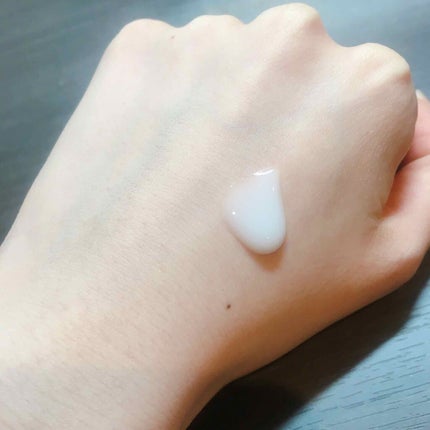 プレミアムボディミルク ホワイトニング【医薬部外品】 /ニベア/ボディミルクを使ったクチコミ(2枚目)