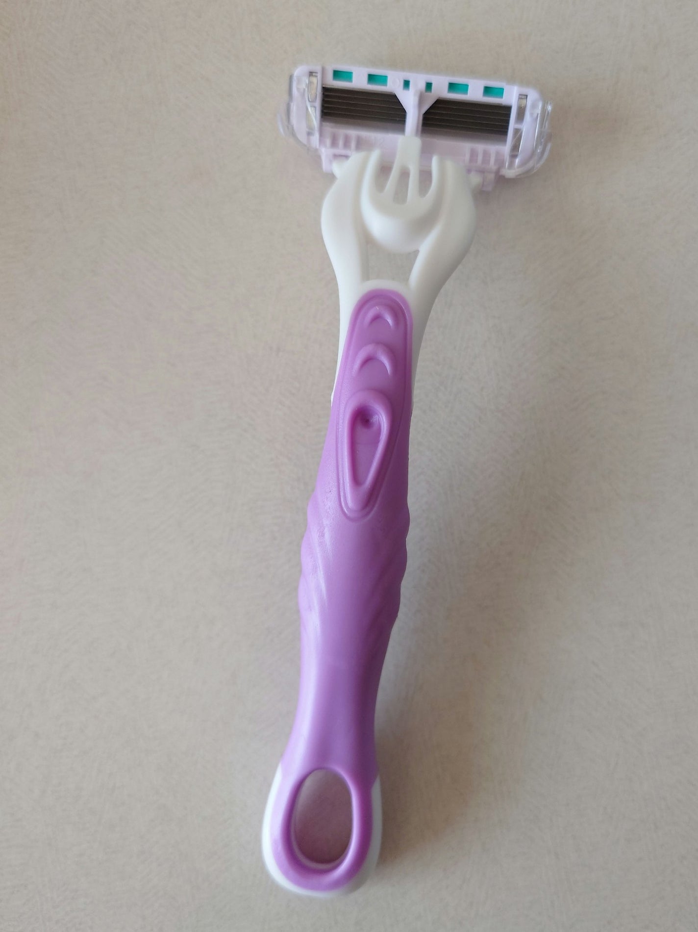 ボディ用カミソリ(6枚刃)/DAISO/シェーバーを使ったクチコミ(3枚目)