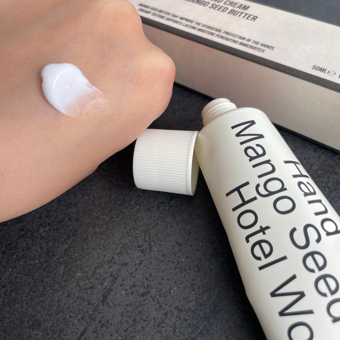 ヘトラス マンゴーシードバター パフューム ハンドクリーム/hetras/ハンドクリームを使ったクチコミ(1枚目)