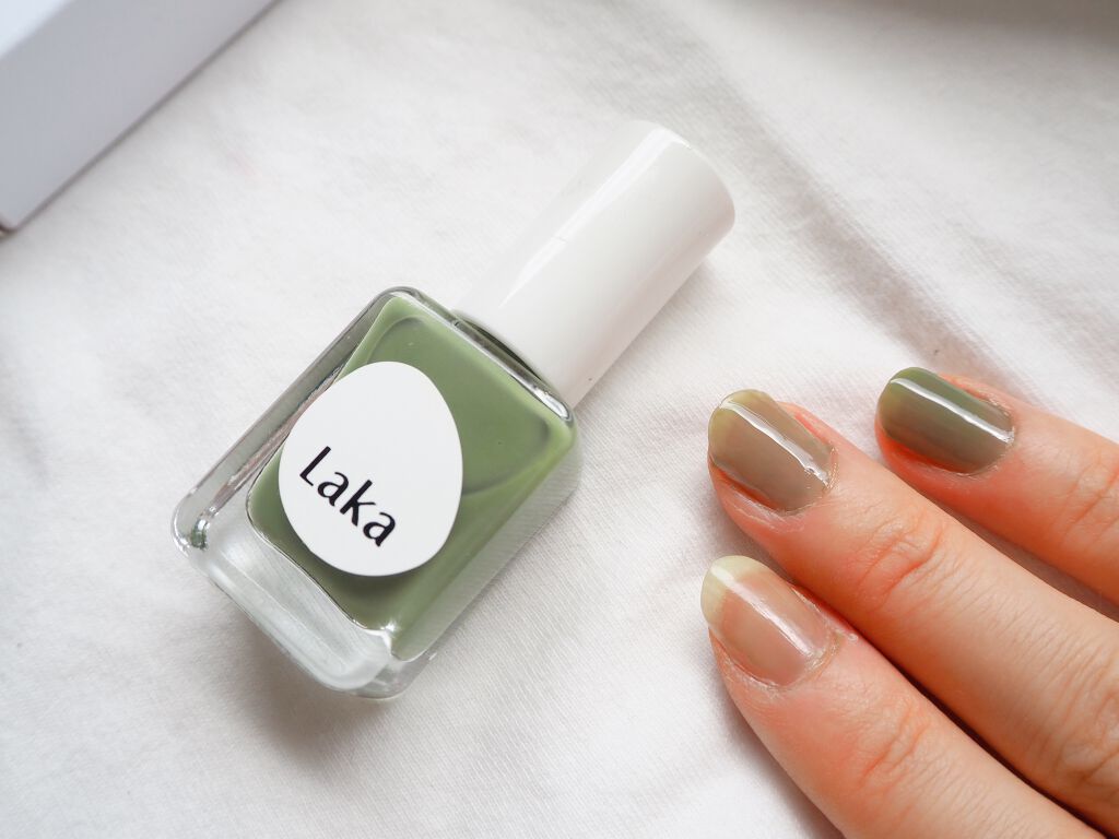 グラッシーネイルカラー/Laka/マニキュアを使ったクチコミ(3枚目)
