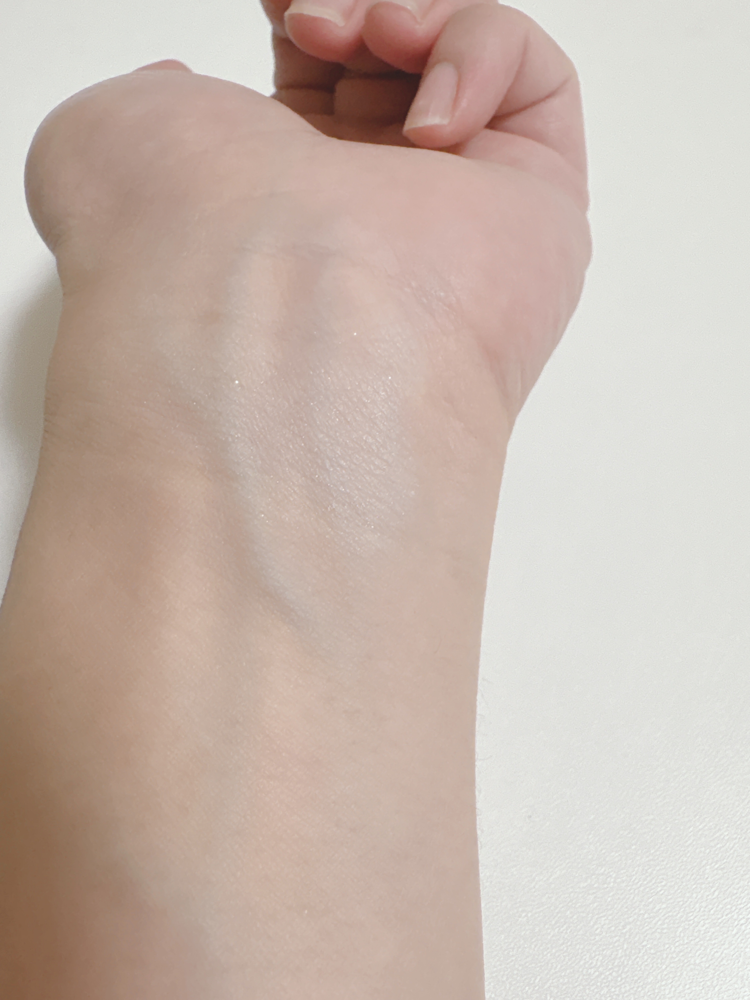 スキンライト プレスト パウダー N 109 ブルー スターダスト（限定色）/REVLON/プレストパウダーを使ったクチコミ（2枚目）