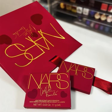 NARS ライトリフレクティング クワッドアイシャドーのクチコミ「#コスメ購入品 ←このタグ久々

✔️#narscosmetics #ナーズ 
WITH LO.....」（3枚目）