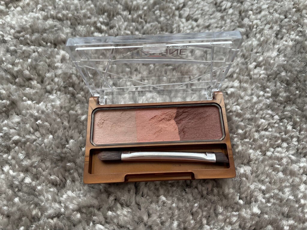 moomi on LIPS 「春のヘビロテコスメです(^^)どちらも春らしいカラーでお花見の..」(3枚目)