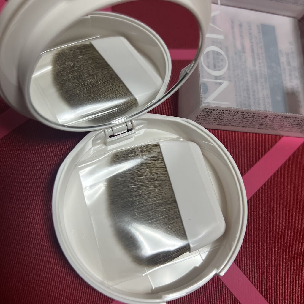 スキンライト プレスト パウダー N 201 ライト ベージュ＜限定パッケージ＞/REVLON/プレストパウダーを使ったクチコミ（3枚目）