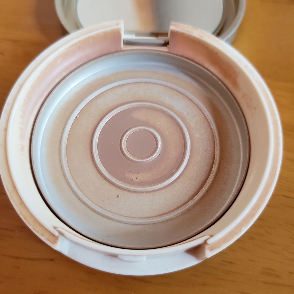 UVシルクフェイスパウダー/CEZANNE/プレストパウダーを使ったクチコミ（2枚目）