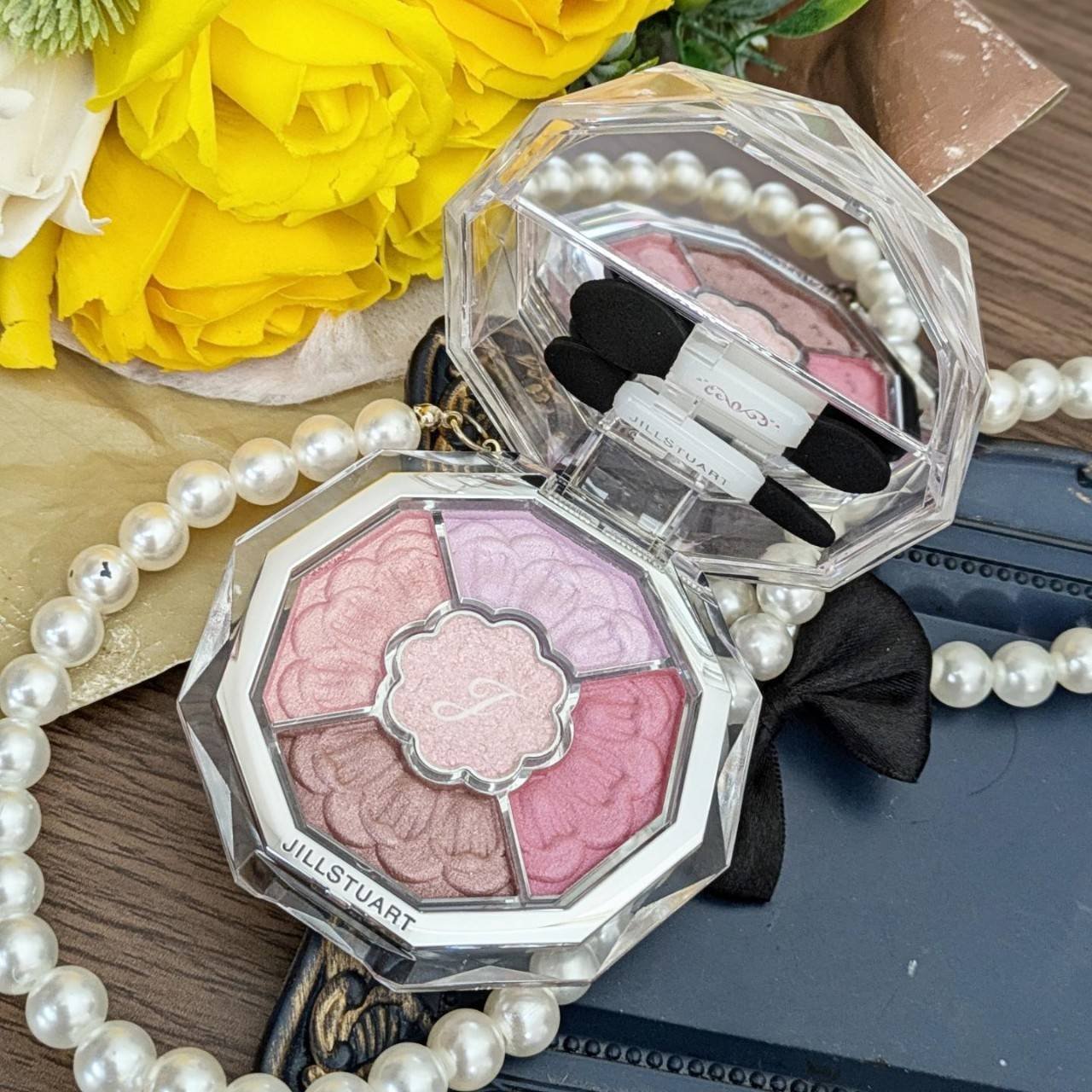 ジルスチュアート ブルームクチュール アイズ　ジュエルドブーケ 02 viola amethyst/JILL STUART/アイシャドウパレットを使ったクチコミ（1枚目）