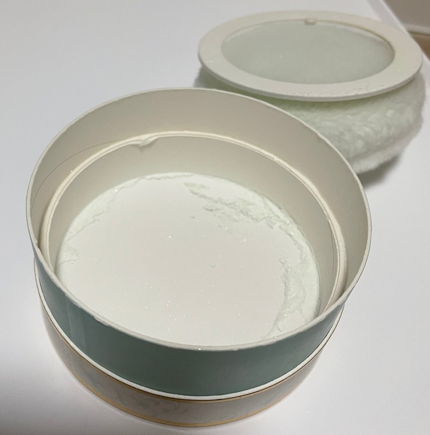 アクアファヴール マリンハーブスパ ボディパウダー/ハウス オブ ローゼ/デオドラント・制汗剤を使ったクチコミ(6枚目)