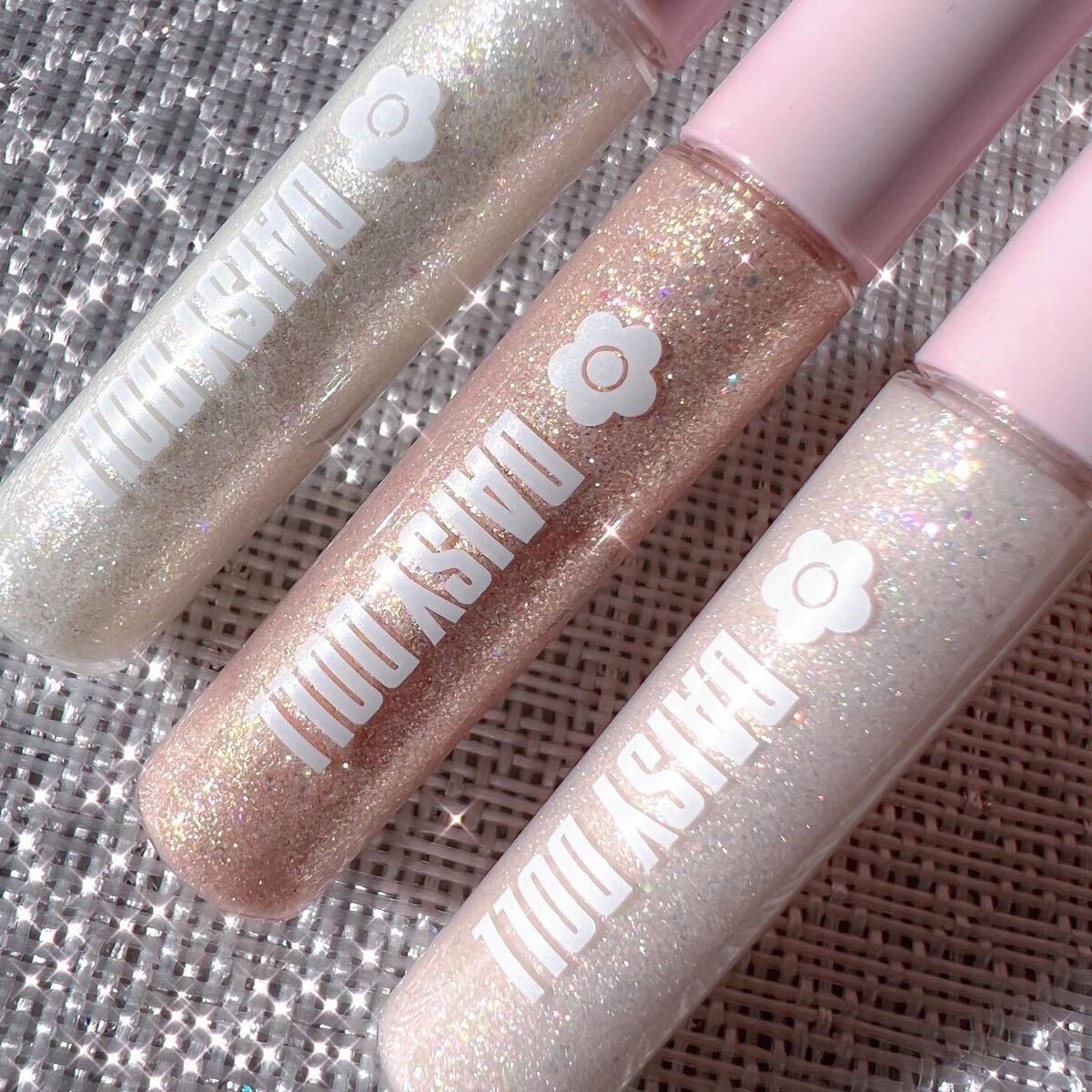 グリッター アイカラー/DAISY DOLL by MARY QUANT/リキッドアイシャドウを使ったクチコミ(2枚目)