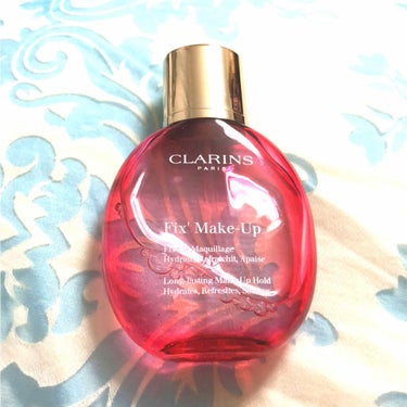 人気で国内では予約待ちになっていたコチラ💁🏽‍♀️

CLARINSのFix' Make-Up❤️

近くのデパートでは、ずっと予約待ちでいつになるかもちょっと分からないですって言われ続けて半ば諦めてい