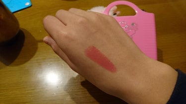 エル on LIPS 「久々の投稿！ヴィセリシェカラーポリッシュリップスティックRD4..」（2枚目）