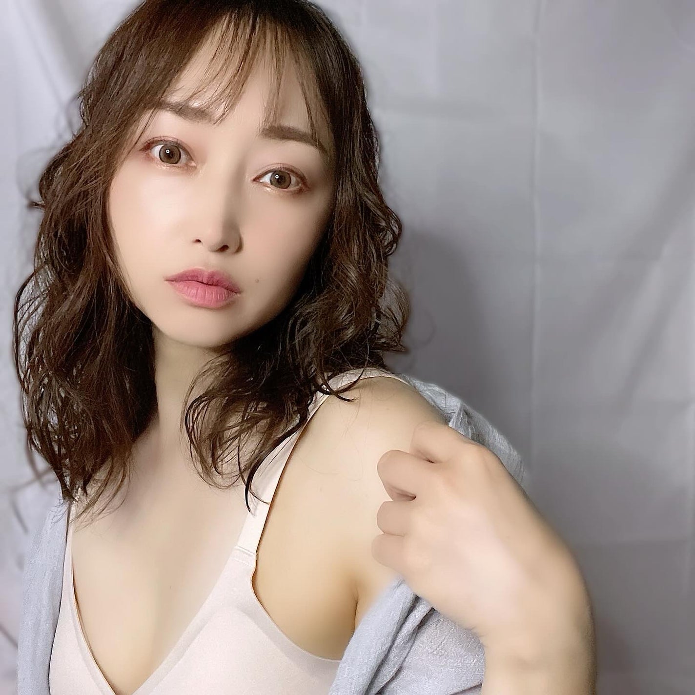 こはる on LIPS 「みんなナイトブラってつけてる?3人目を出産して卒乳してから胸の..」(4枚目)