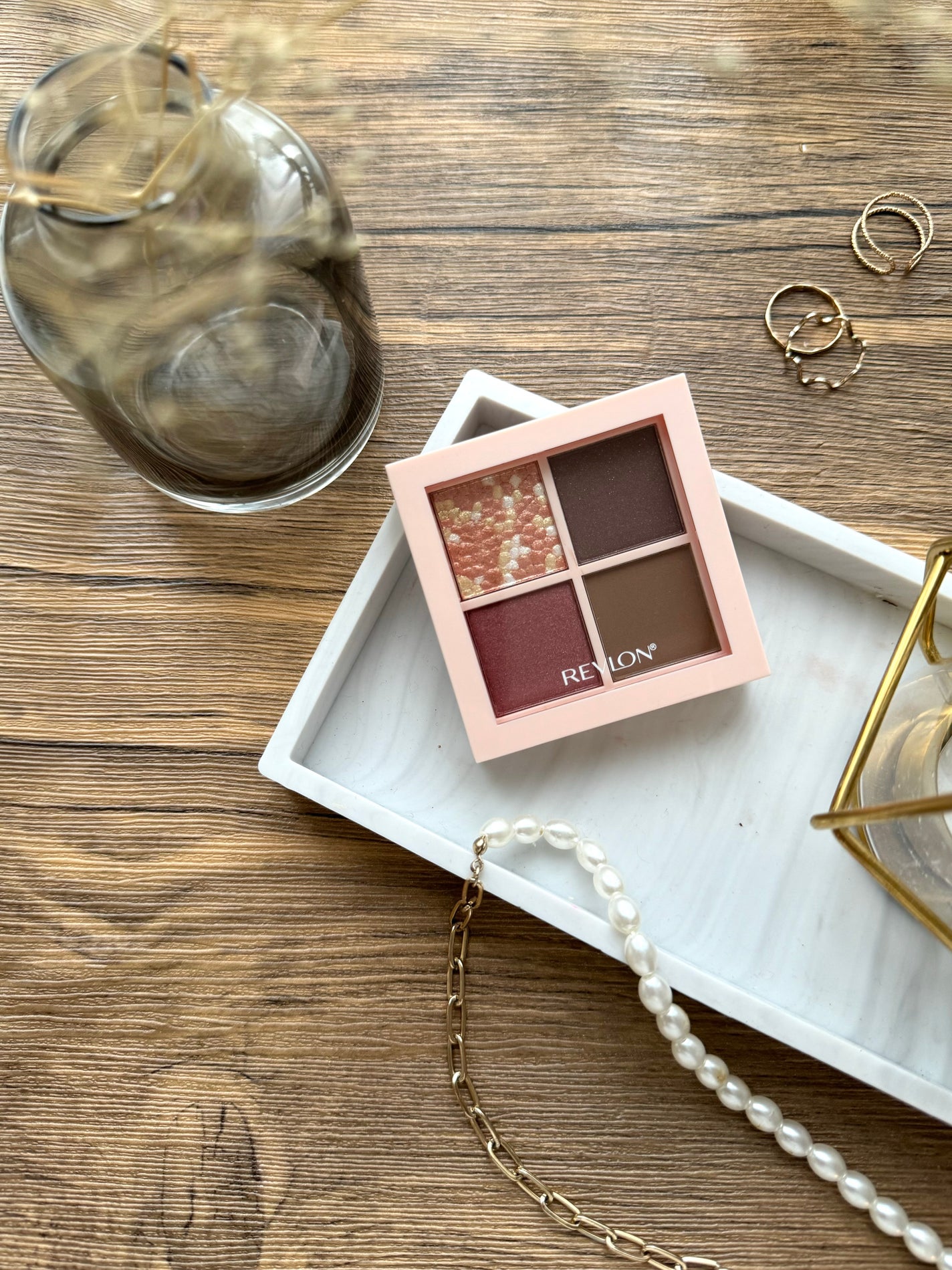 レブロン ダズル アイシャドウ クアッド/REVLON/アイシャドウパレットを使ったクチコミ(3枚目)