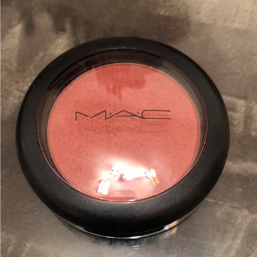 #MAC 
発色良すぎて付きすぎちゃうぐらいです。