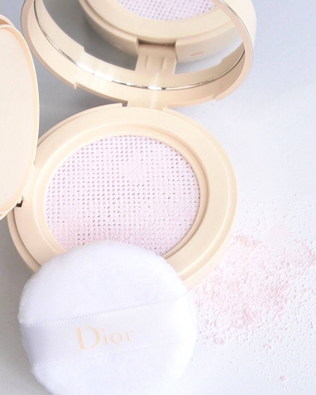 ディオールスキン フォーエヴァー クッション パウダー/Dior/ルースパウダーを使ったクチコミ(3枚目)