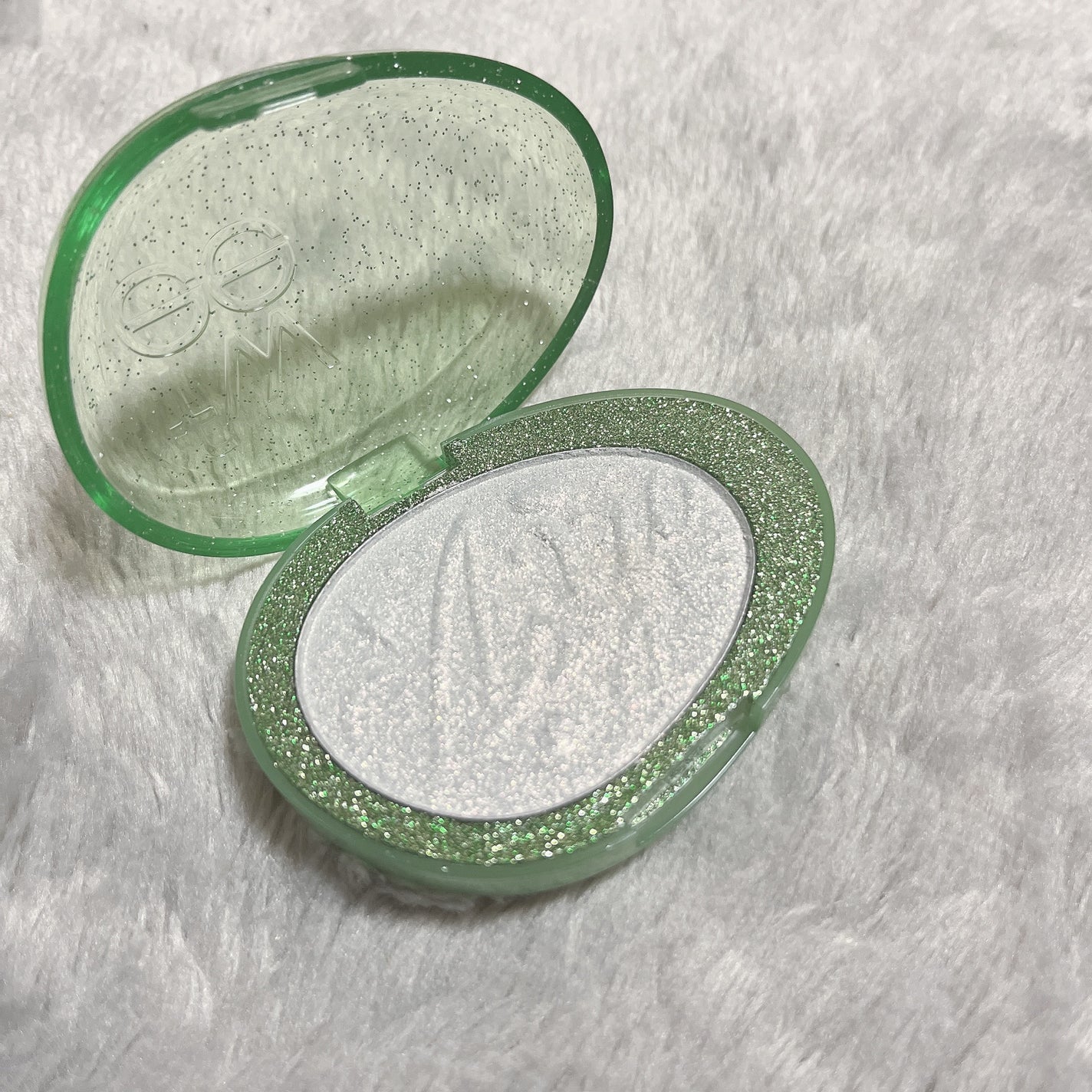 フィー グリッツストーンハイライター/fwee/パウダーハイライトを使ったクチコミ(1枚目)