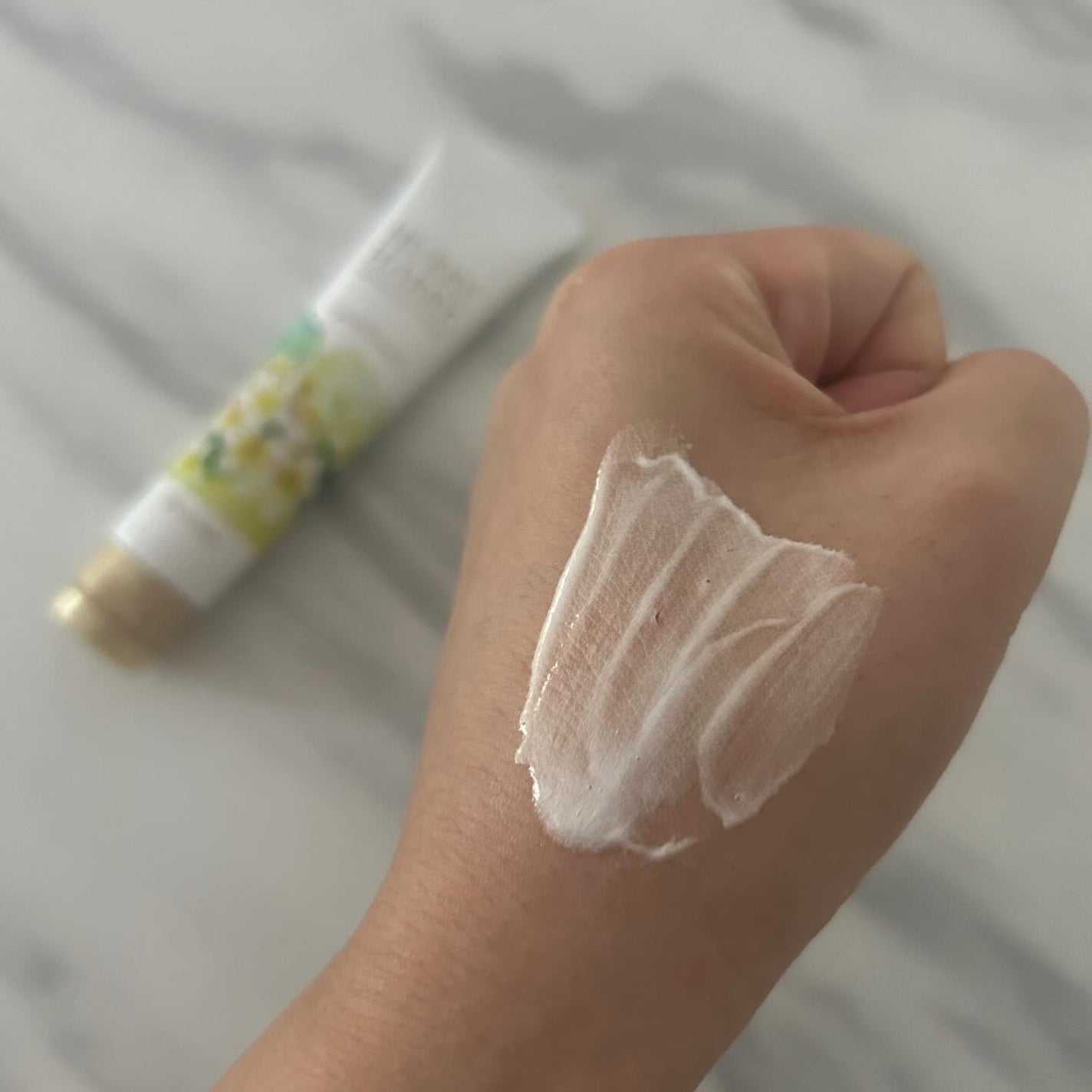 大人のハンドバーム ロイヤルプルメリアの香り/ハリーハリー/ハンドクリームを使ったクチコミ(3枚目)