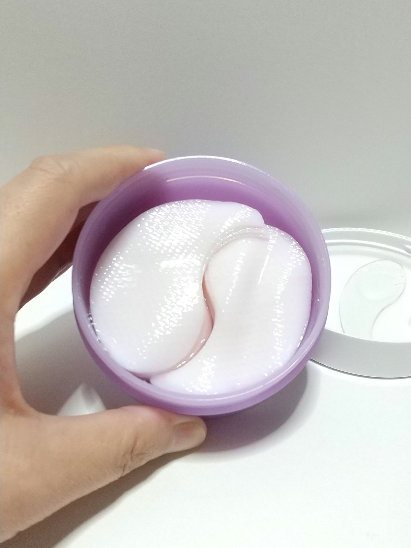 プロバイオダーム コラーゲン リモデリング アイパッチ/BIOHEAL BOH/アイケア・アイクリームを使ったクチコミ(2枚目)