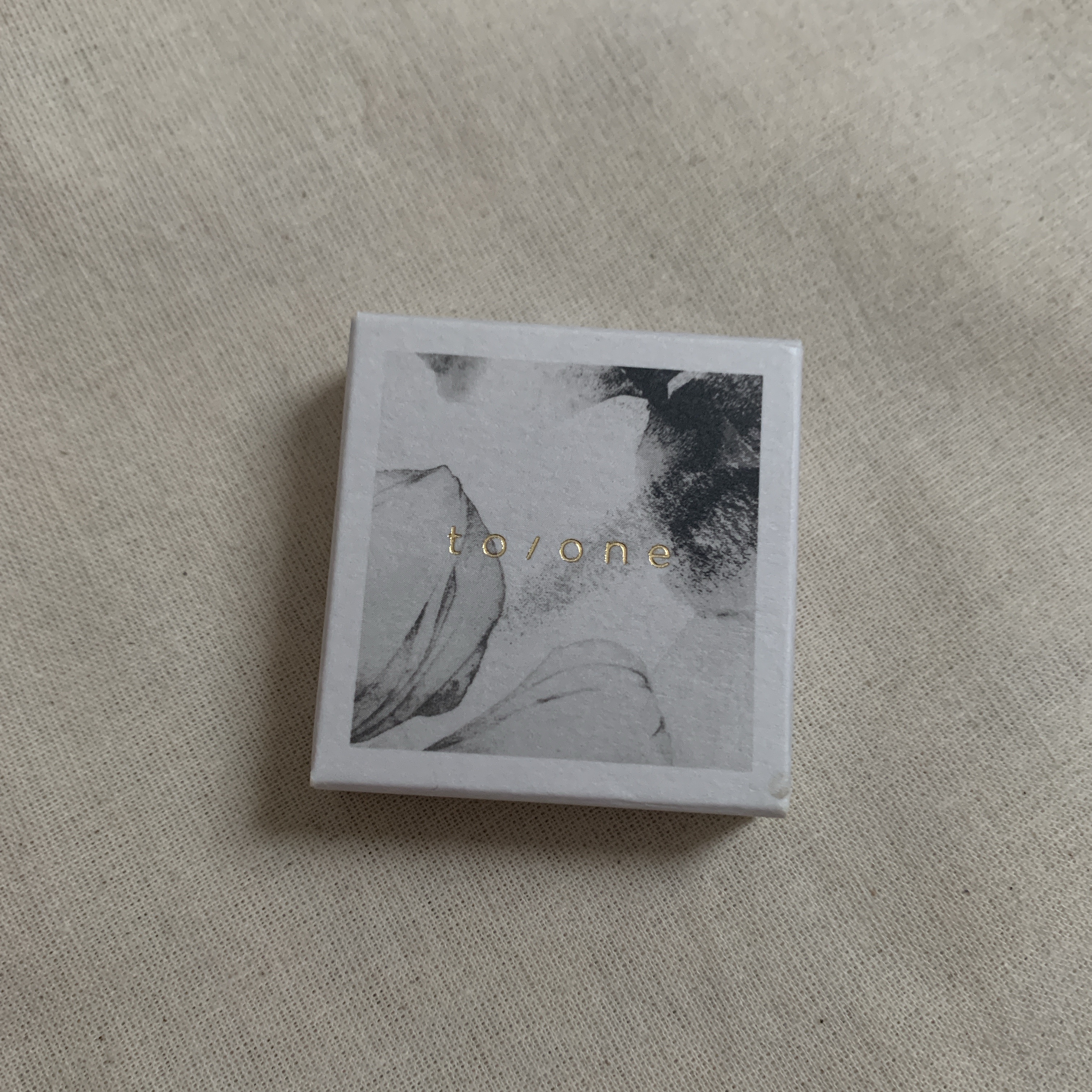 トーン ペタル アイシャドウ 12:ピンキッシュローズ/to/one/アイシャドウパレットを使ったクチコミ（3枚目）