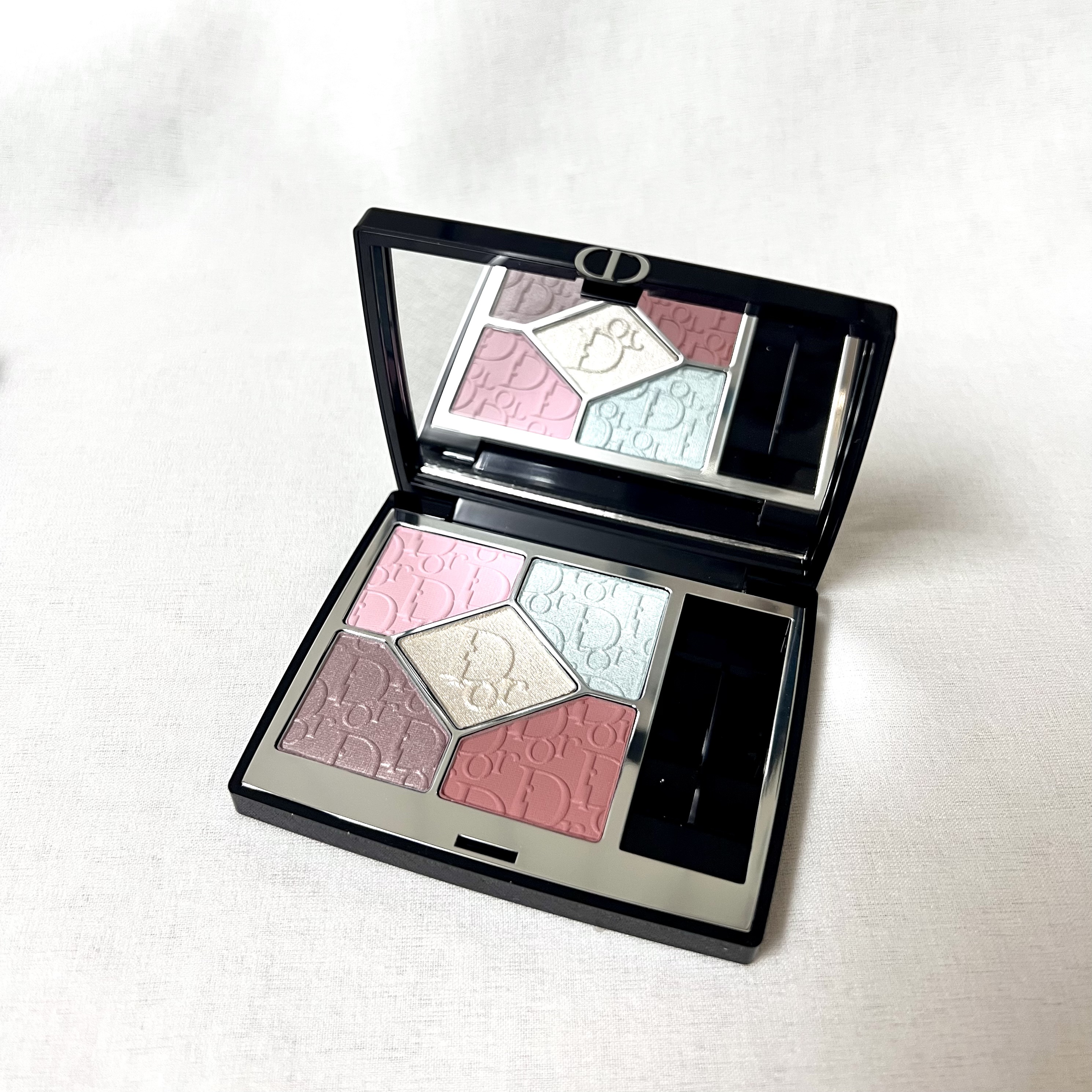 【旧】ディオールショウ サンク クルール（スプリング コレクション 2025 限定品）/Dior/アイシャドウを使ったクチコミ（2枚目）