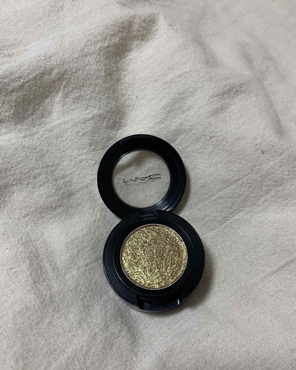 ダズルシャドウ/M・A・C/単色アイシャドウを使ったクチコミ（2枚目）