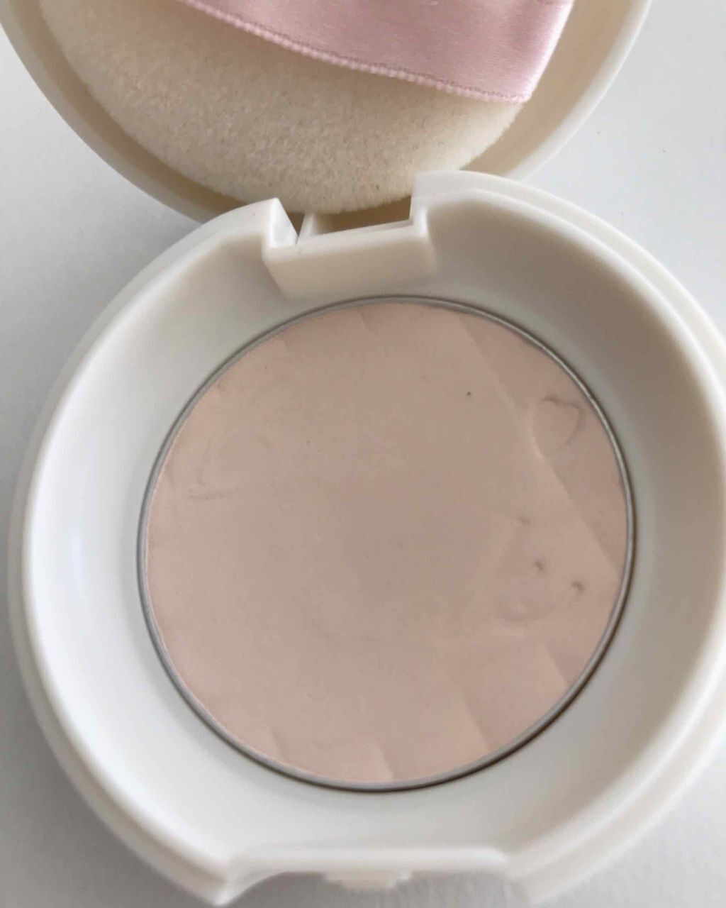 ミネラルシアーパウダー/ベビーピンク/プレストパウダーを使ったクチコミ(2枚目)