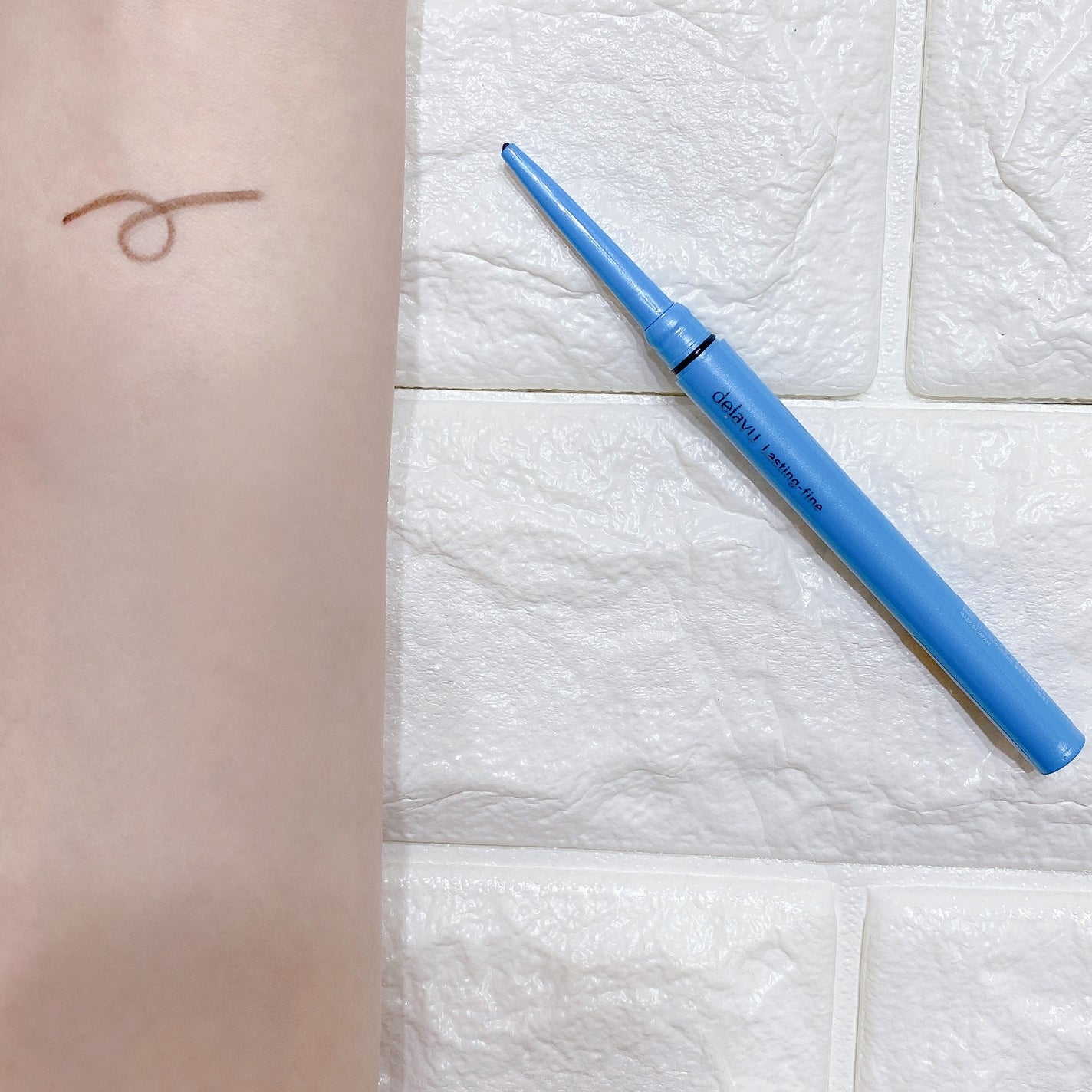 「密着アイライナー」極細クリームペンシル/デジャヴュ/ペンシルアイライナーを使ったクチコミ(2枚目)