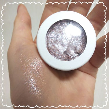 💄colourpop　Super Shock Shadow　Frog　
（日本円で600円前後）


カラポSSSシリーズの青・緑系のラメがまばゆいカラー！

付けるとうるツヤで透明感があるようなまぶた