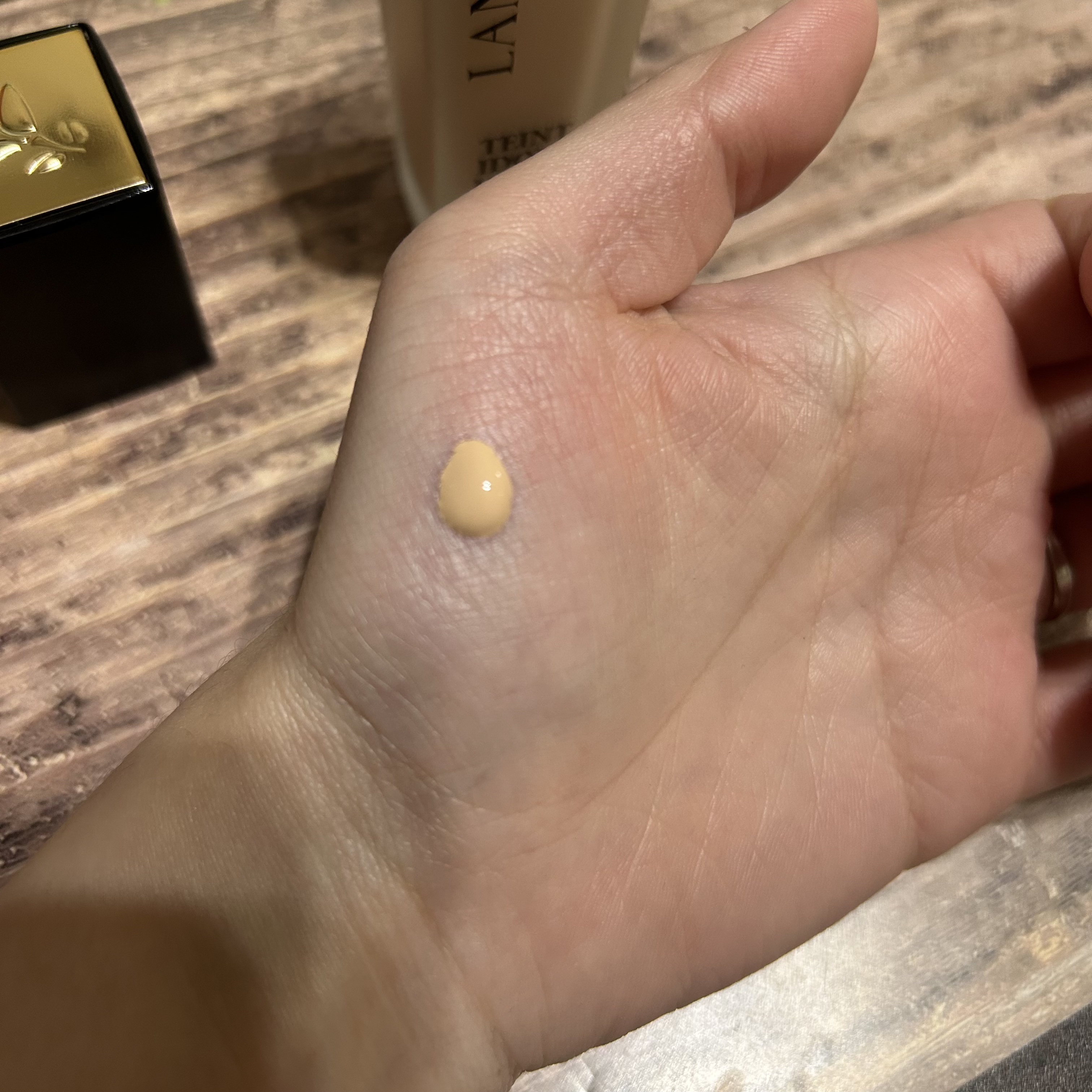 タンイドル ウルトラ ウェア リキッド N O-01/LANCOME/リキッドファンデーションを使ったクチコミ（3枚目）