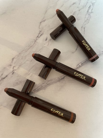 グリームオンフィットシャドウ/excel/スティックアイシャドウを使ったクチコミ(2枚目)