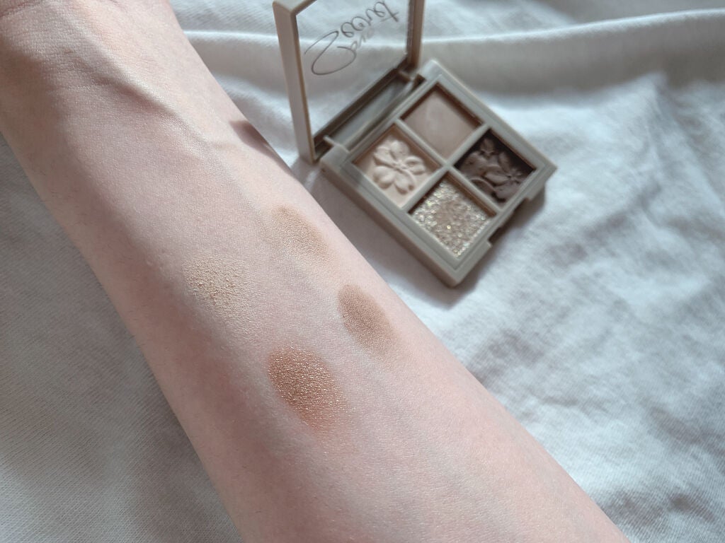 チェリーブロッサム 4色アイシャドウ/NOVO/アイシャドウパレットを使ったクチコミ(4枚目)