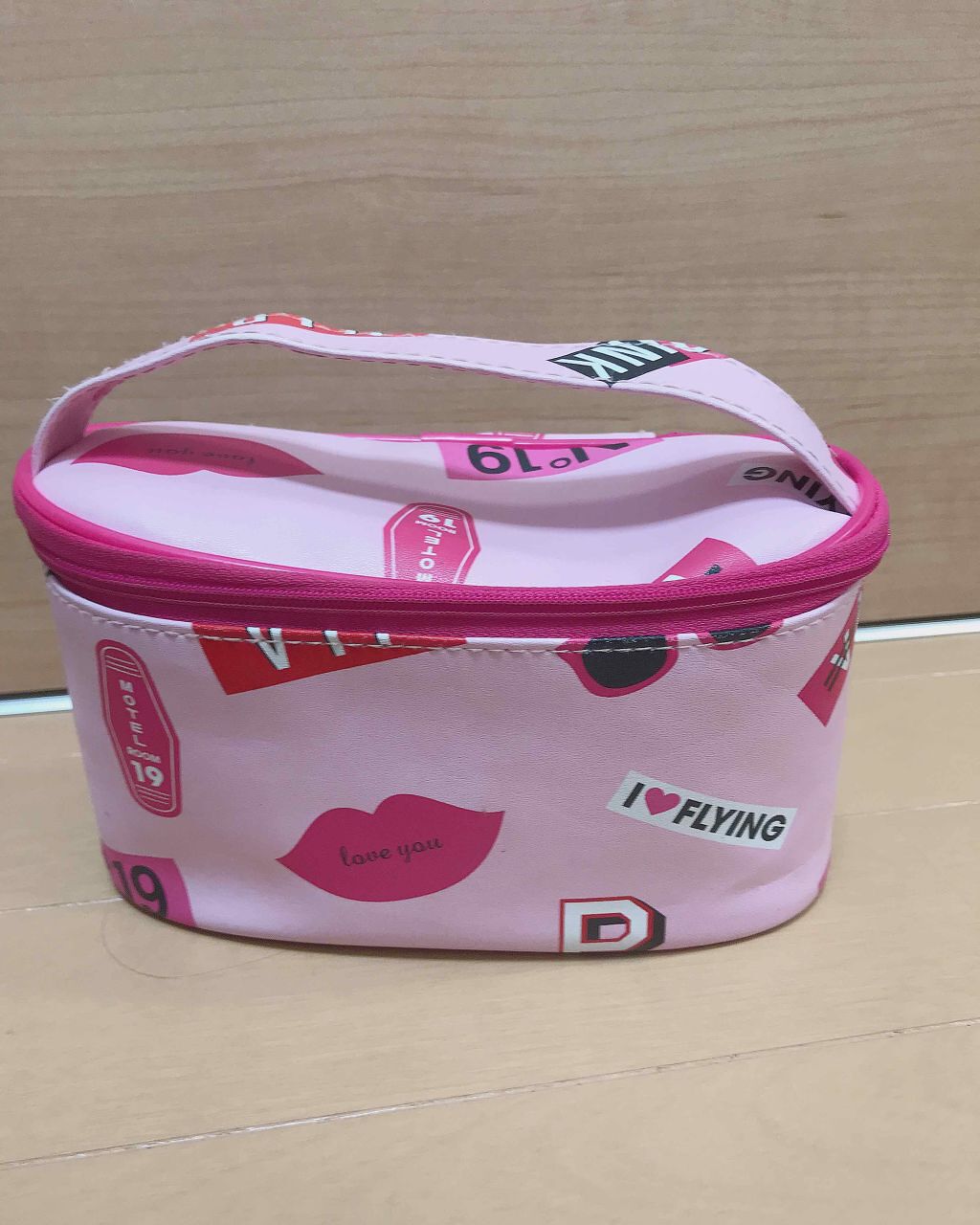 ぶっきー on LIPS 「以前学校用ポーチを紹介したときに、プライベート用ポーチも投稿す..」(1枚目)