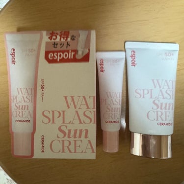  espoirウォータースプラッシュサンクリーム セラミドミニ付きセット60ml+20ml

LIPSでおすすめされているこちらを今回初めて購入しました！カバー力はあまりないですが、トーンアップとほどよいツヤ感が良かったです。伸びが良く少量で全顔塗れました☆

今回通常の値段でミニサイズも付いてきたので持ち運びや旅行の際に使用したいと思います！の画像 その1