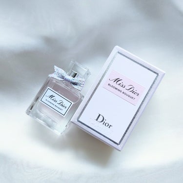 Dior ミス ディオール ローズ&ローズのクチコミ「ミニミニサイズ可愛すぎじゃないですか😍
Dior @diorbeauty
ミス ディオール ブ.....」（2枚目）